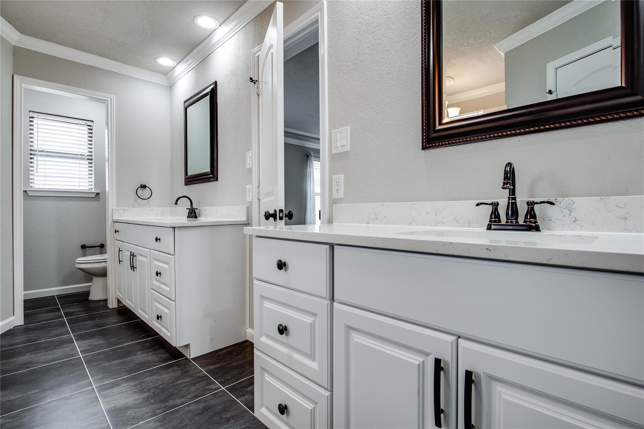 8966 Hialeah Circle S North Richland Hills TX 76182