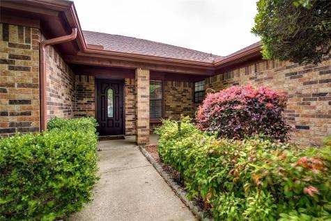 8966 Hialeah Circle S North Richland Hills TX 76182