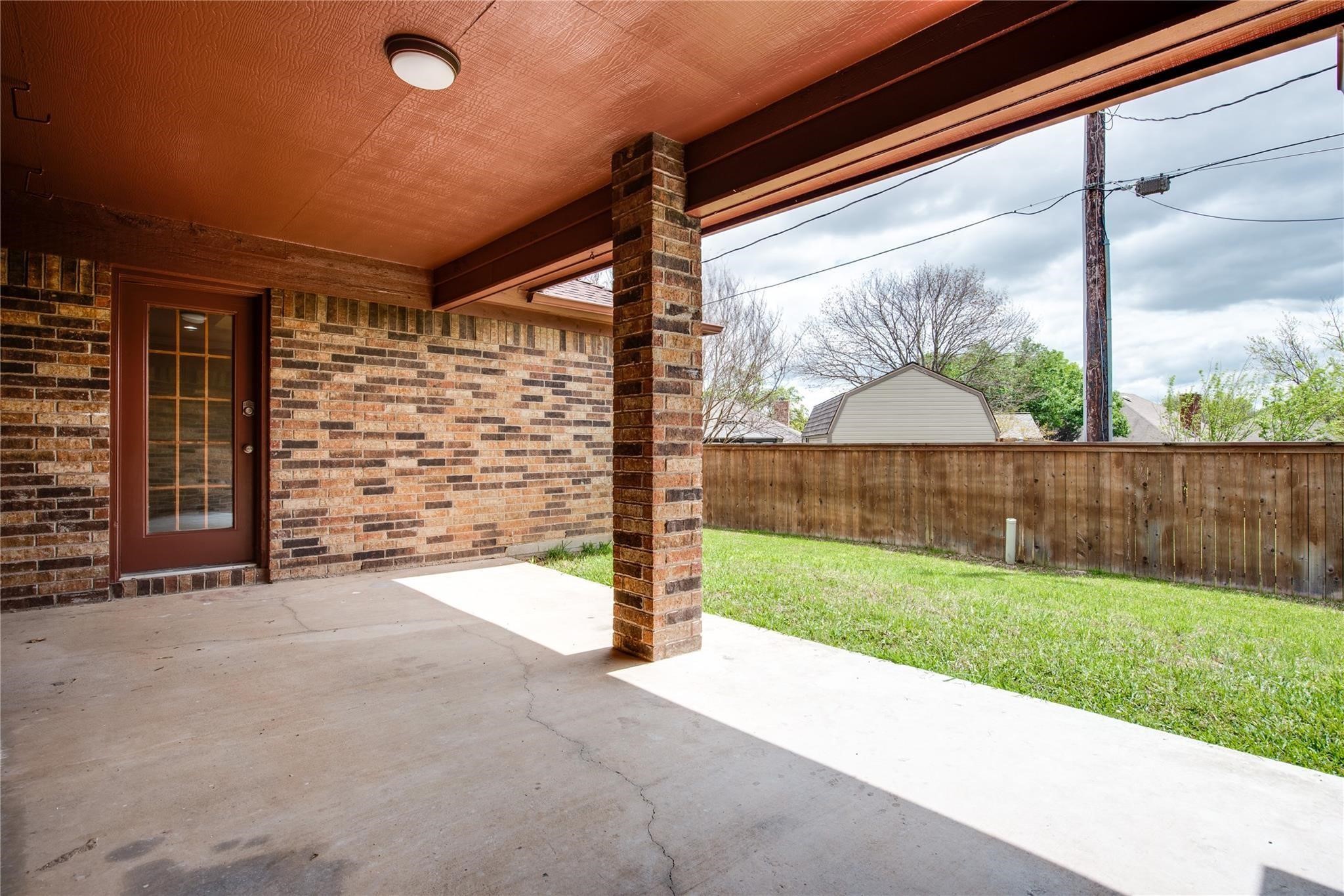 8966 Hialeah Circle S North Richland Hills TX 76182