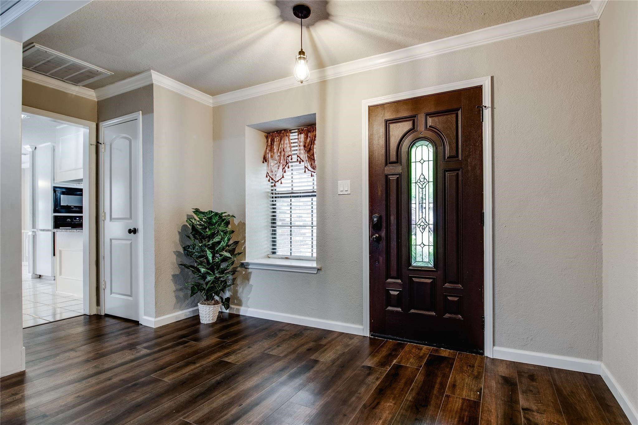 8966 Hialeah Circle S North Richland Hills TX 76182