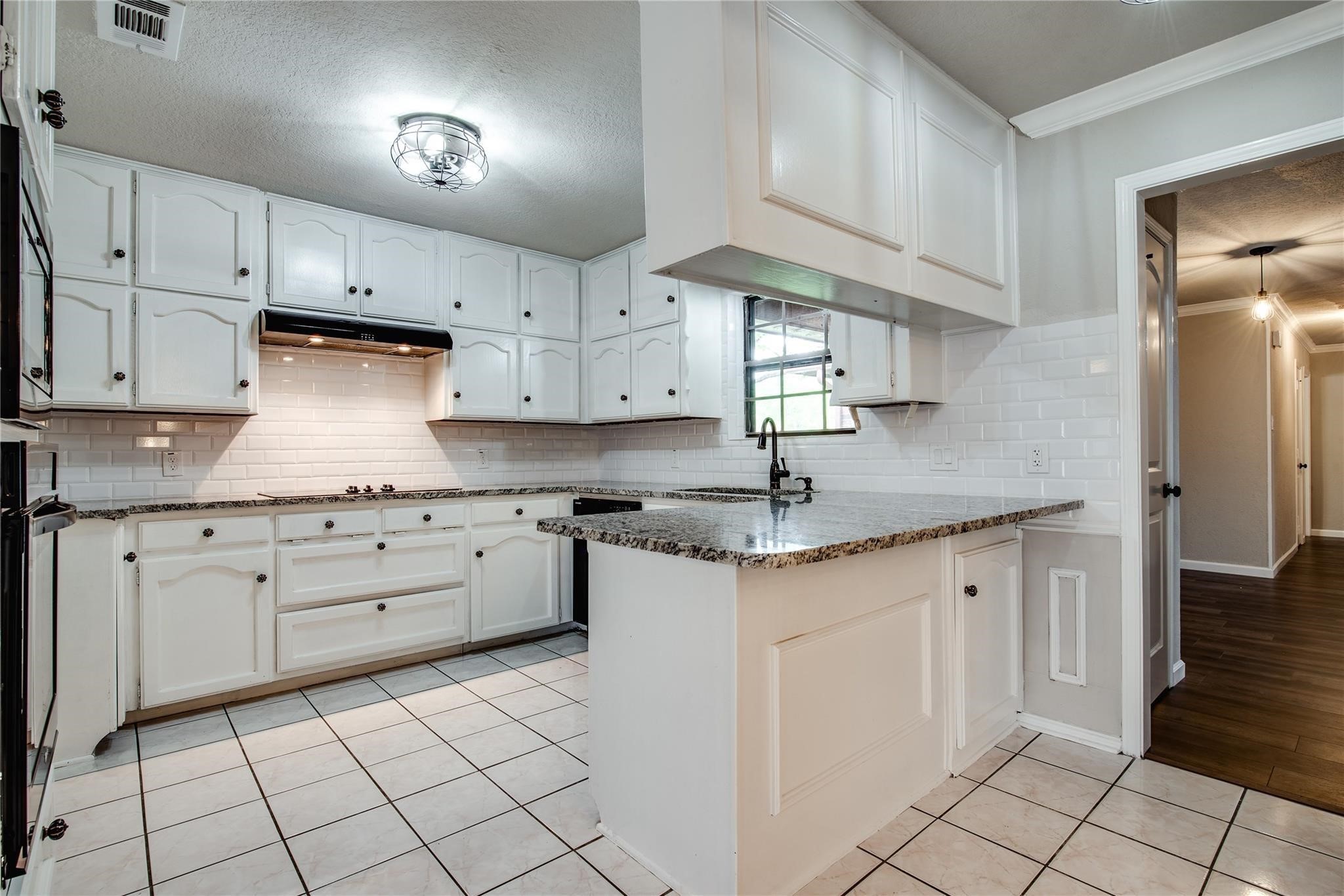 8966 Hialeah Circle S North Richland Hills TX 76182