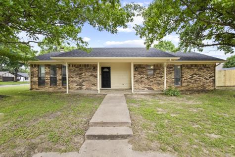 2203 N Village Drive Bonham TX 75418