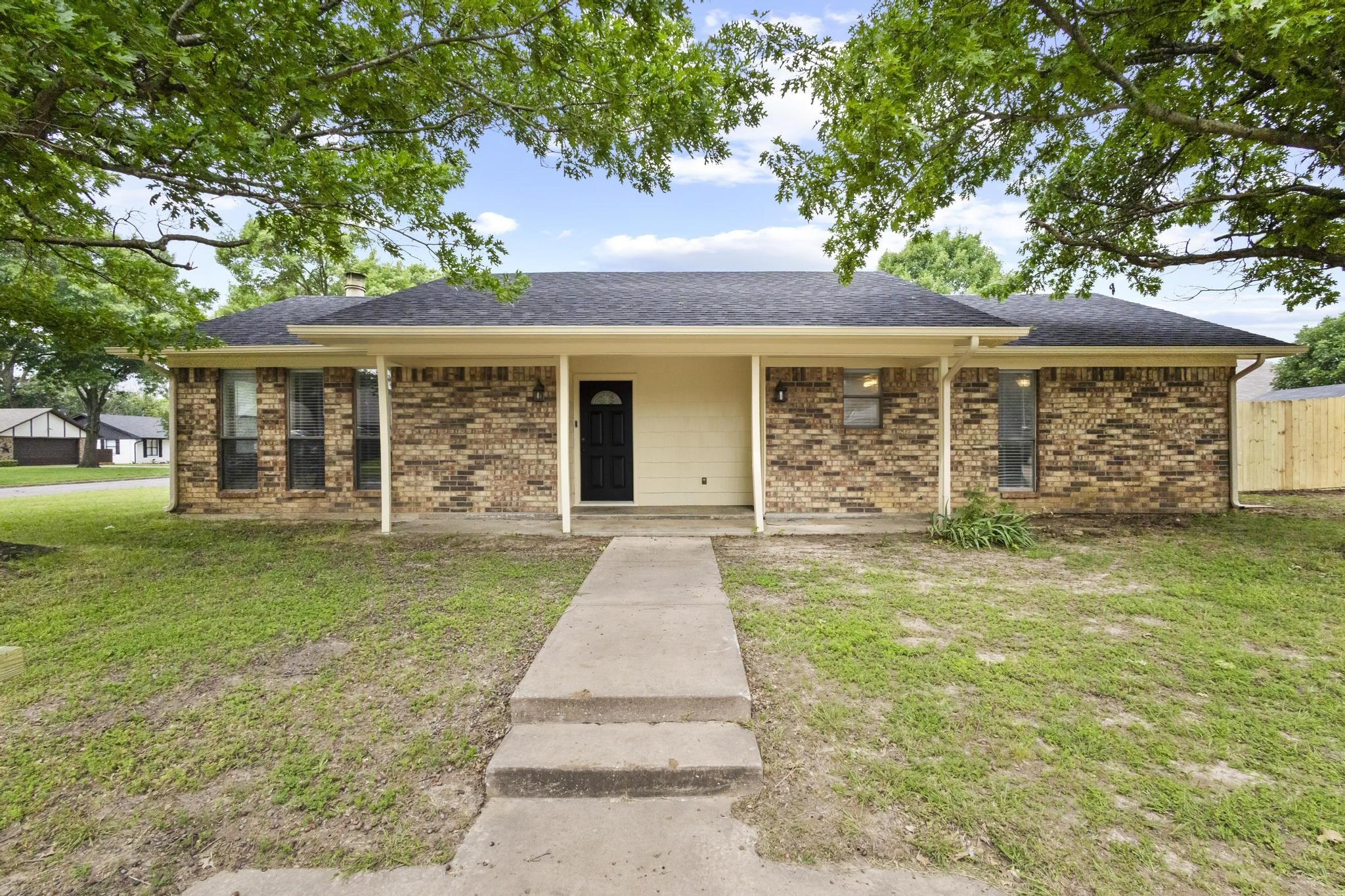 2203 N Village Drive Bonham TX 75418