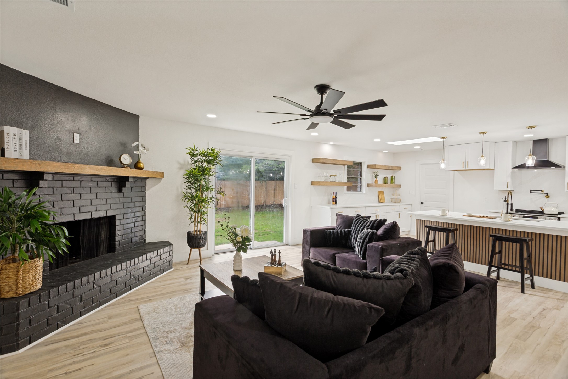 3816 Springbranch Drive Benbrook TX 76116