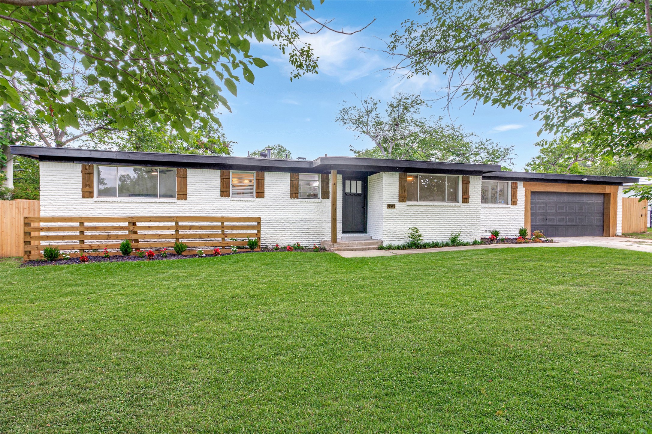 3816 Springbranch Drive Benbrook TX 76116