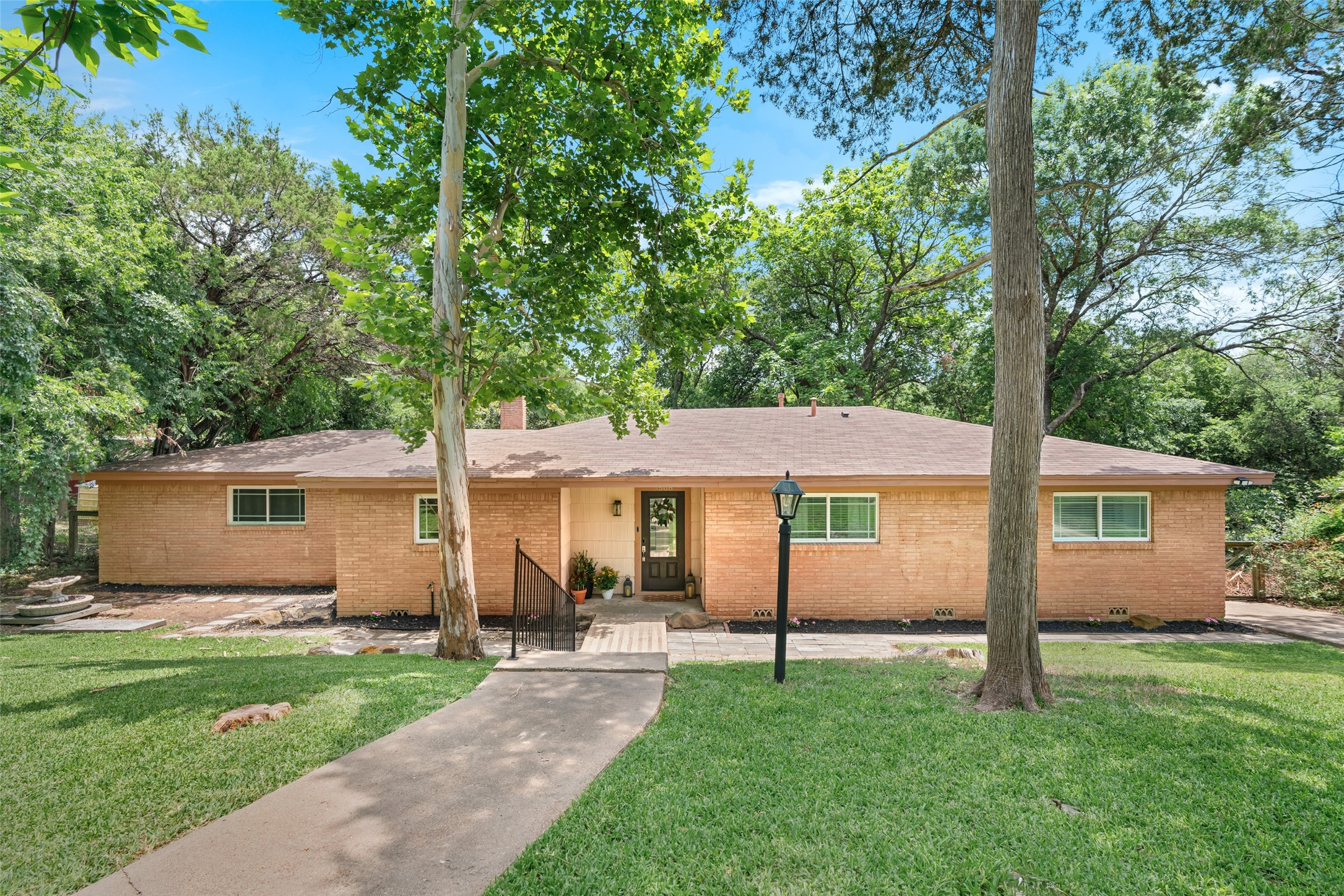 9508 Midway Drive Woodway TX 76712