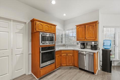 1021 Crestwood Court Desoto TX 75115