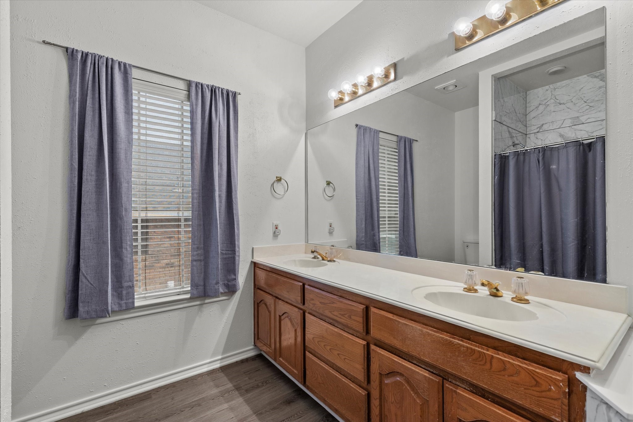 1021 Crestwood Court Desoto TX 75115