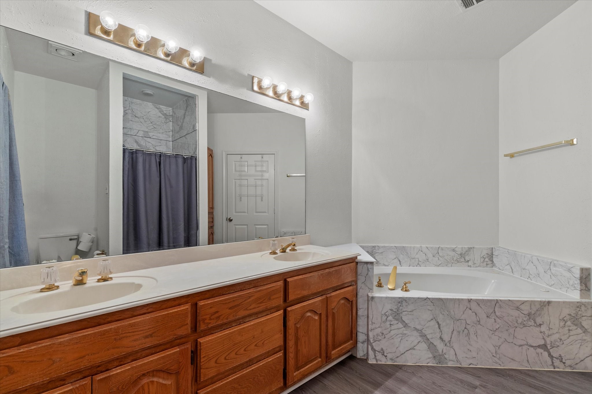 1021 Crestwood Court Desoto TX 75115