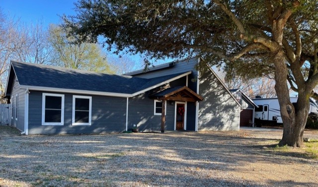 207 Texas Street Trenton TX 75490