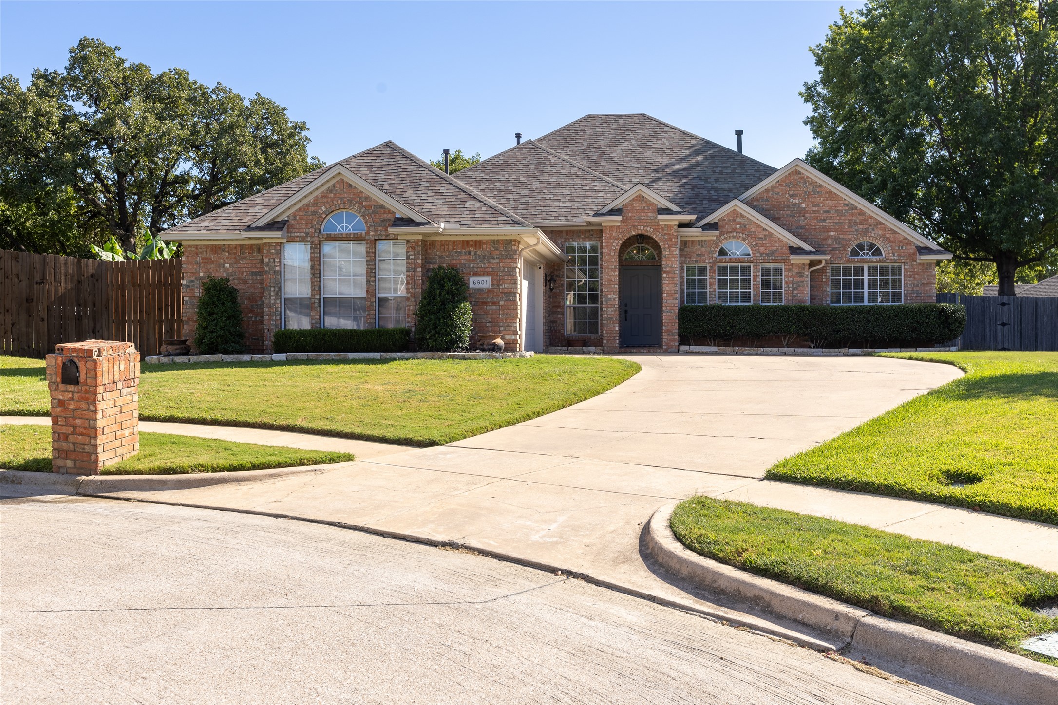 6901 Jessica Court North Richland Hills TX 76182