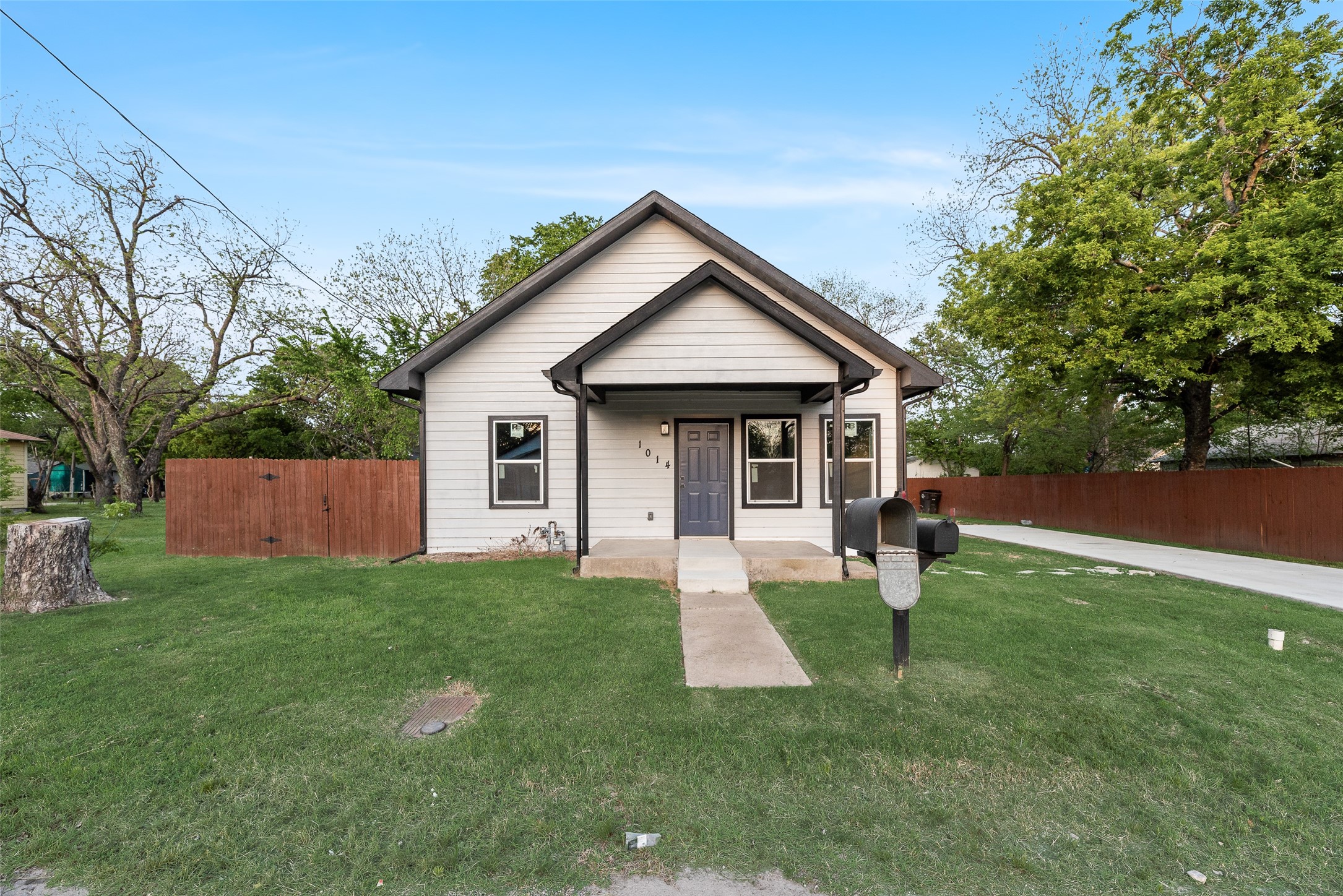 1014 Trinity Street Cleburne TX 76031