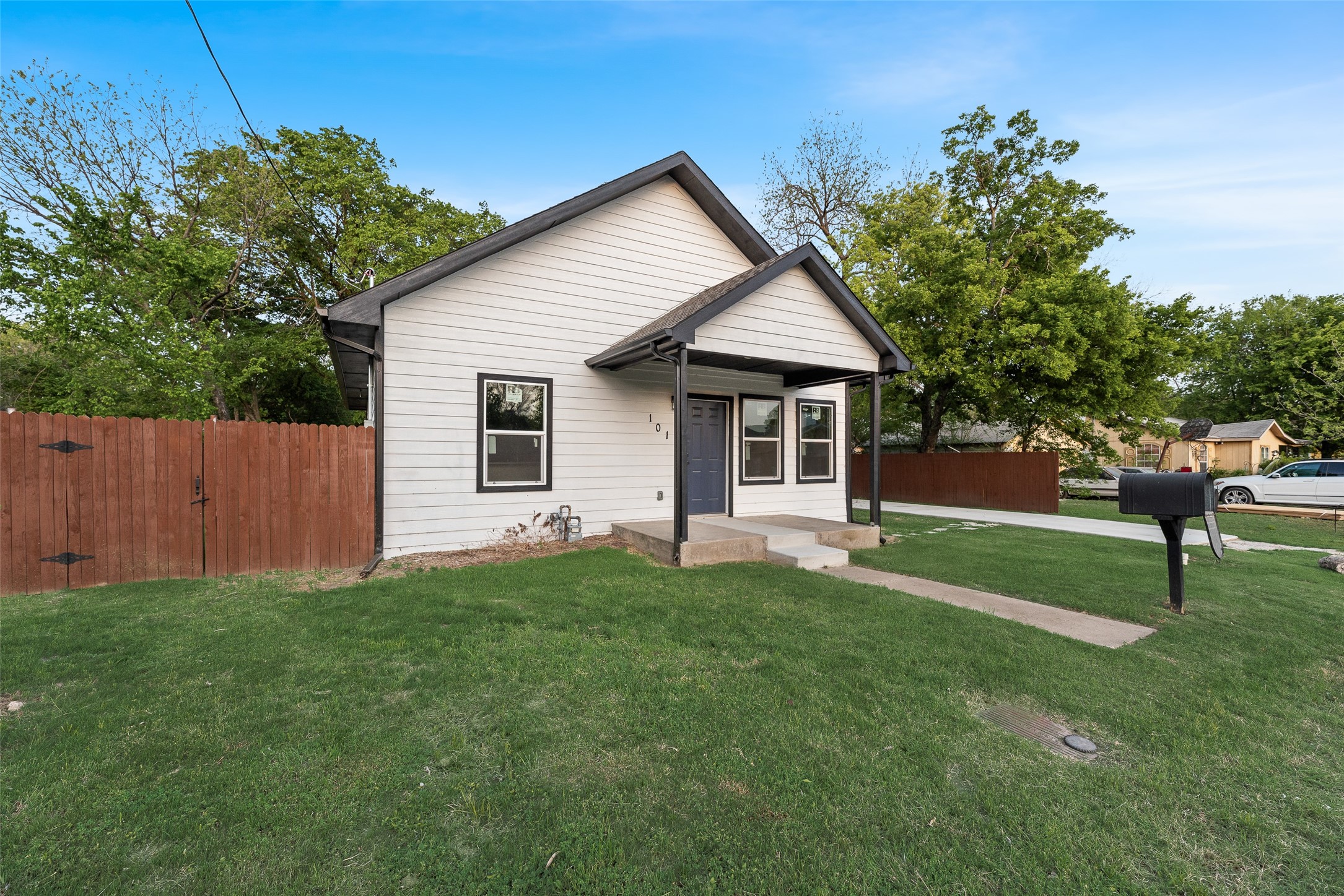 1014 Trinity Street Cleburne TX 76031