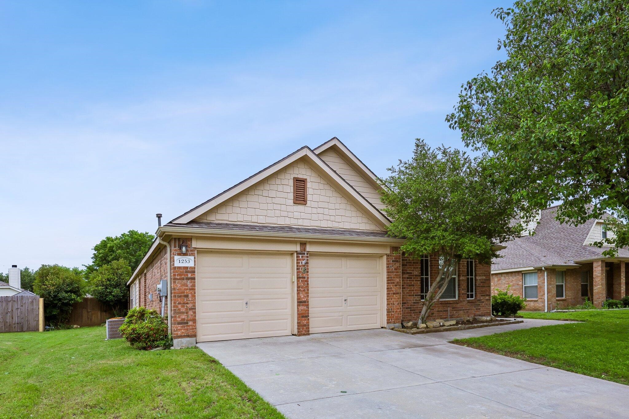 1253 Mountain Peak Drive Fort Worth TX 76052