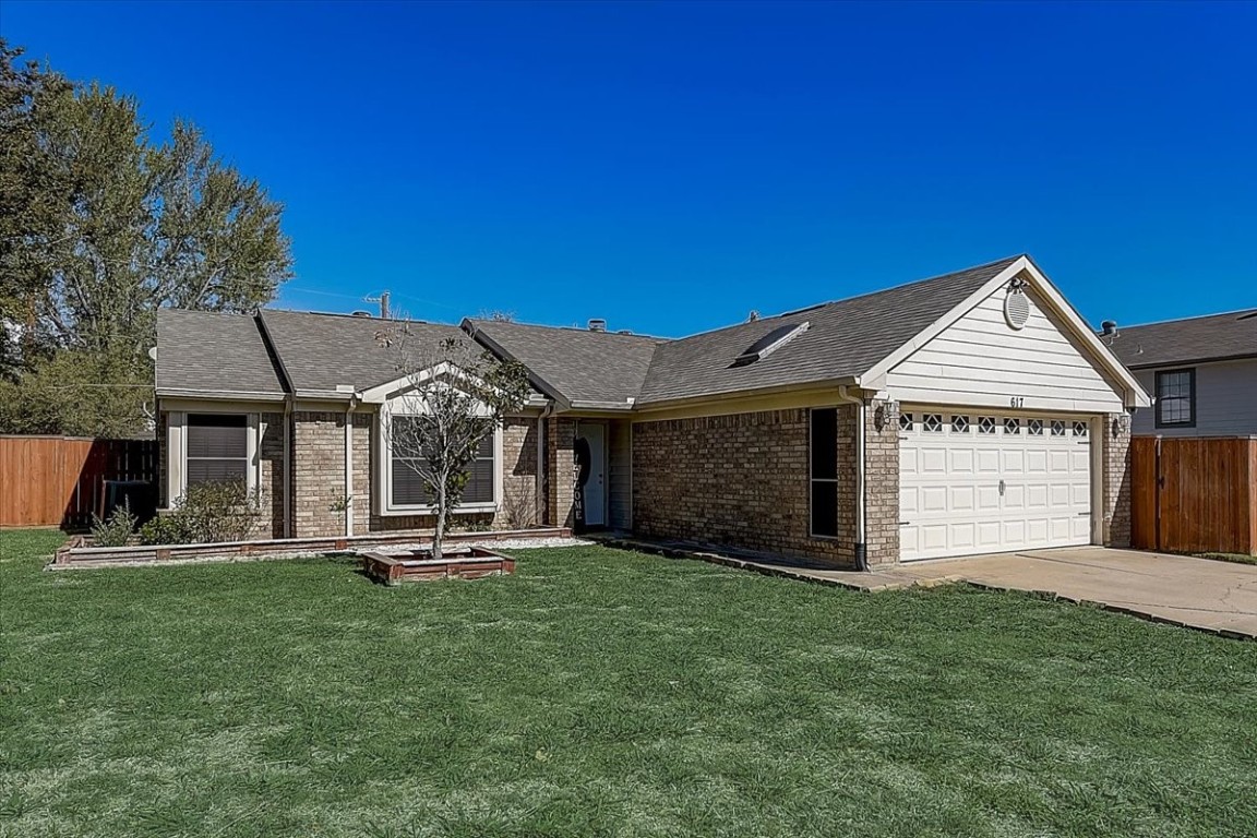 617 Mission Hills Drive Arlington TX 76018