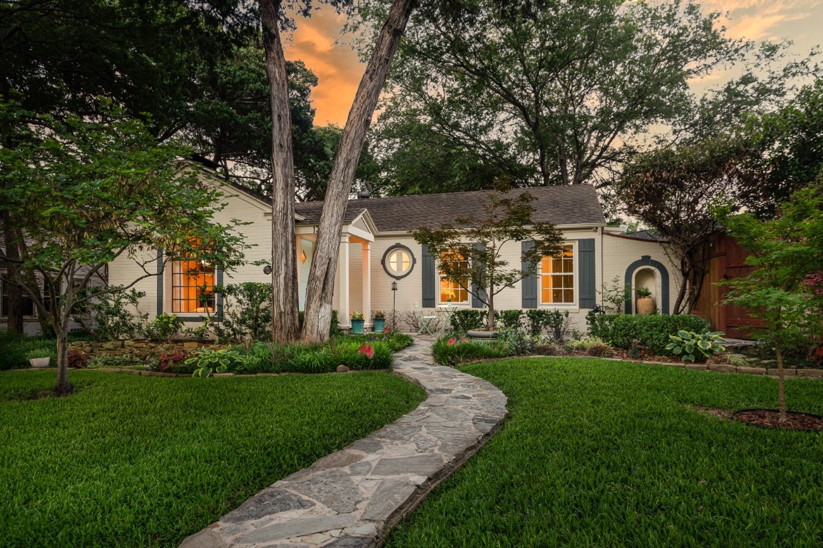 1306 Woodlawn Avenue Dallas TX 75208