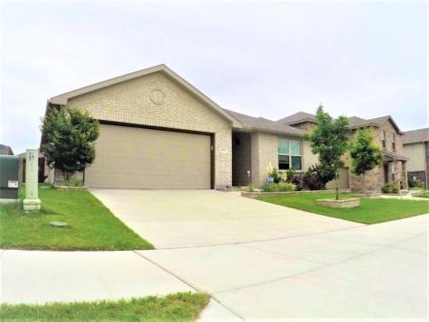 2913 Spotted Fawn Drive Fort Worth TX 76108