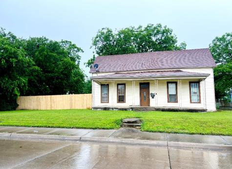 902 S Chestnut Street Mckinney TX 75069