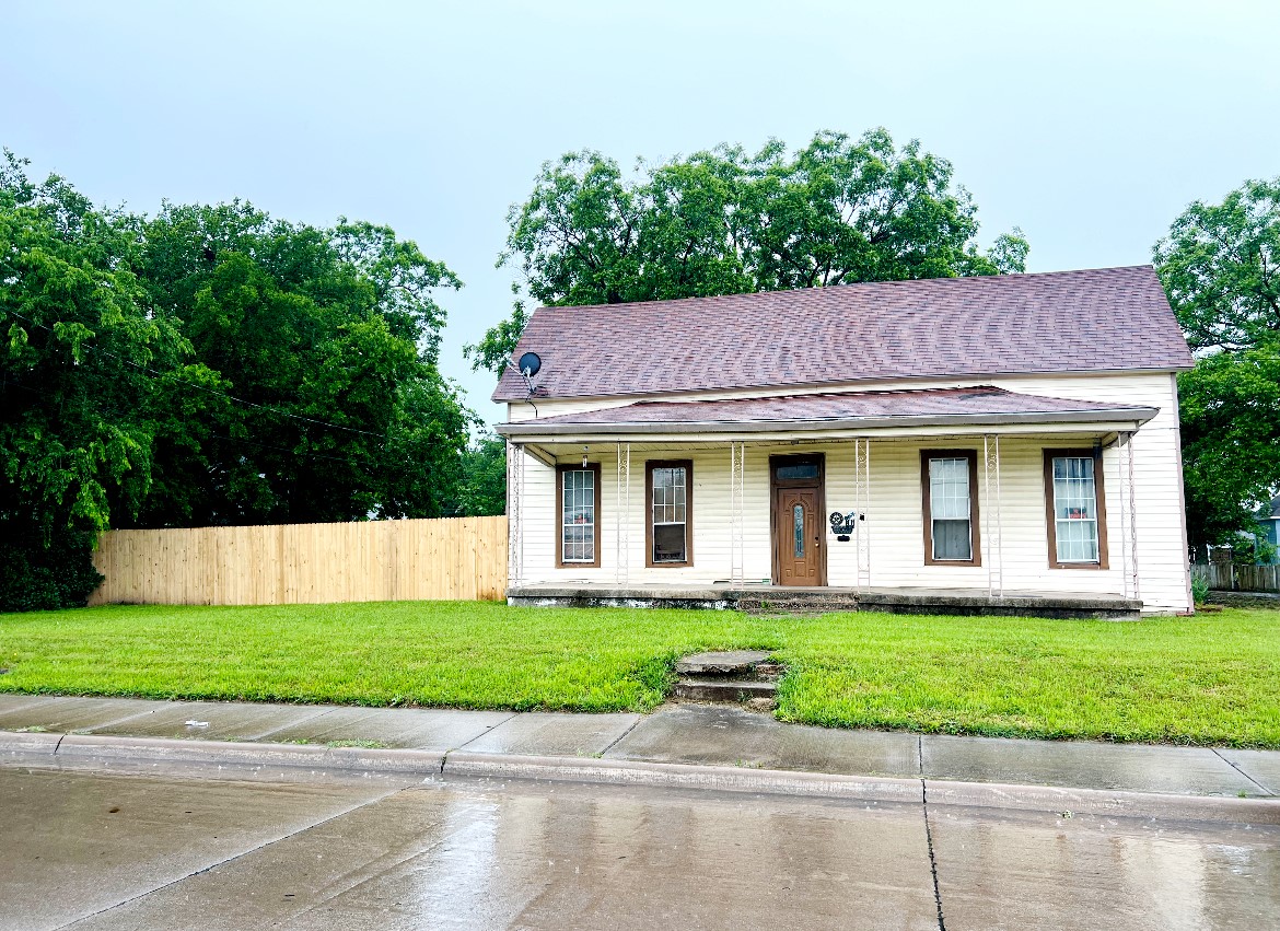 902 S Chestnut Street Mckinney TX 75069