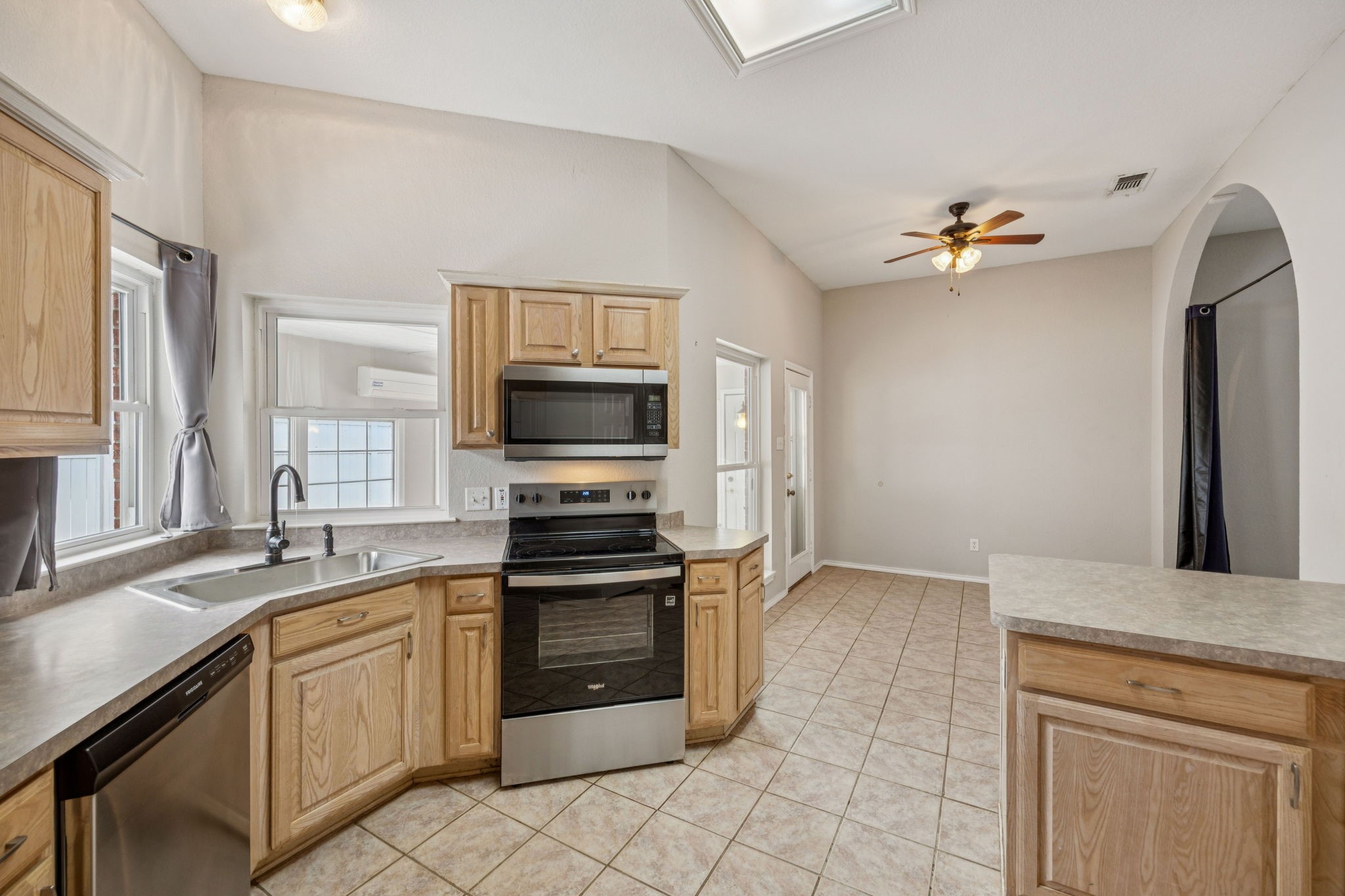 6406 Scotsbluff Court Arlington TX 76001