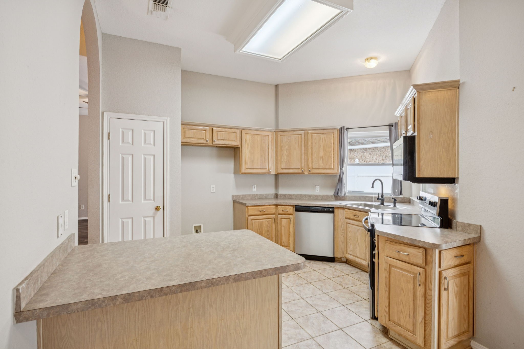6406 Scotsbluff Court Arlington TX 76001