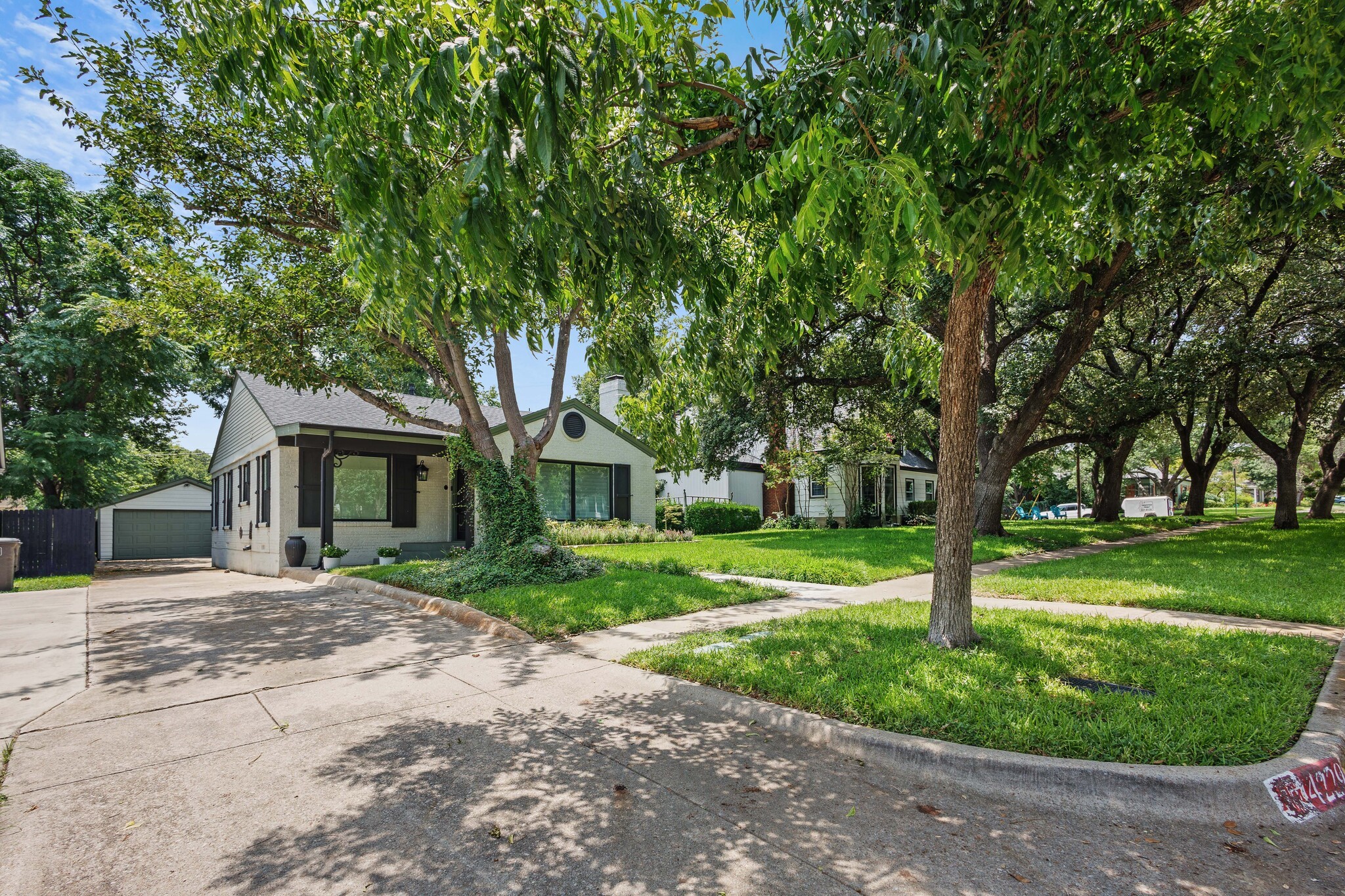 4229 Calmont Avenue Fort Worth TX 76107