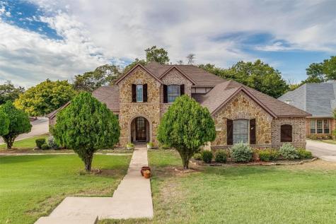833 Bridgeport Drive Desoto TX 75115