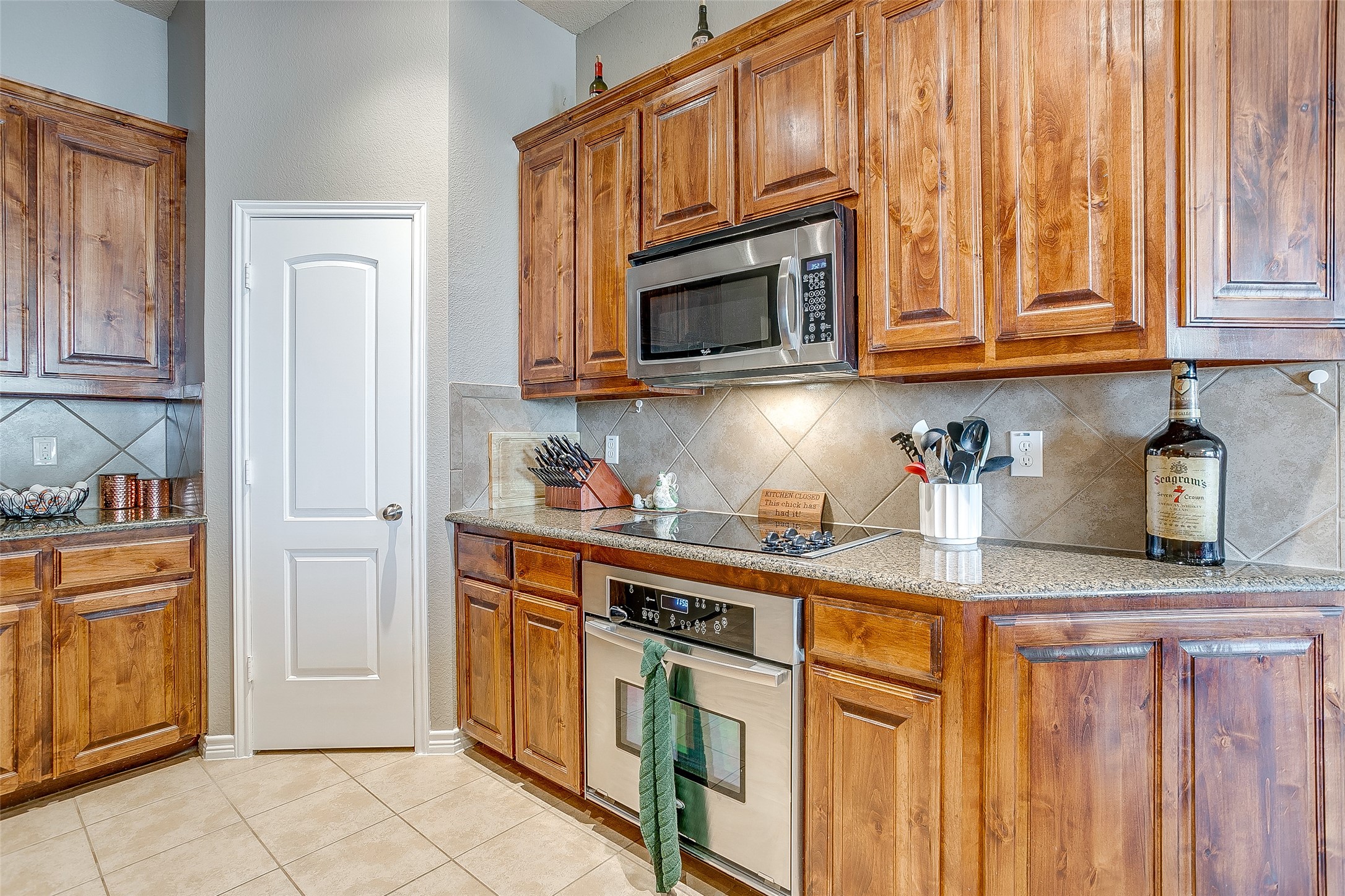 832 Peach Lane Burleson TX 76028
