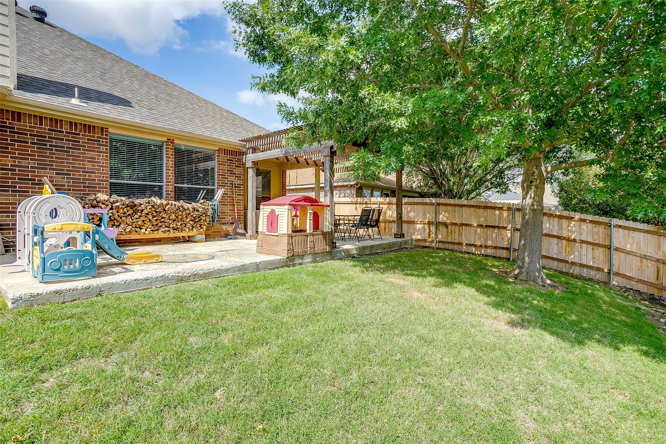 832 Peach Lane Burleson TX 76028