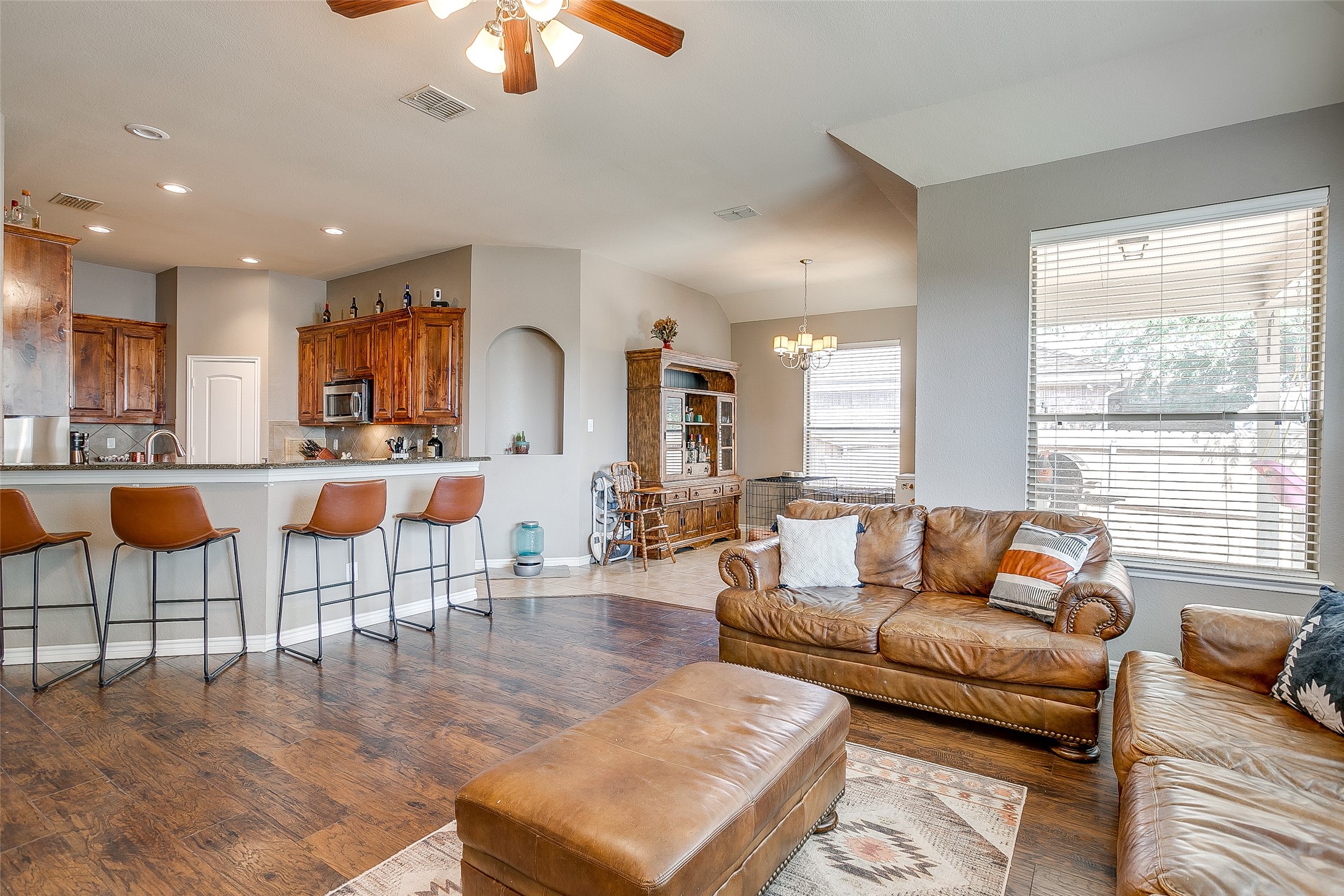 832 Peach Lane Burleson TX 76028