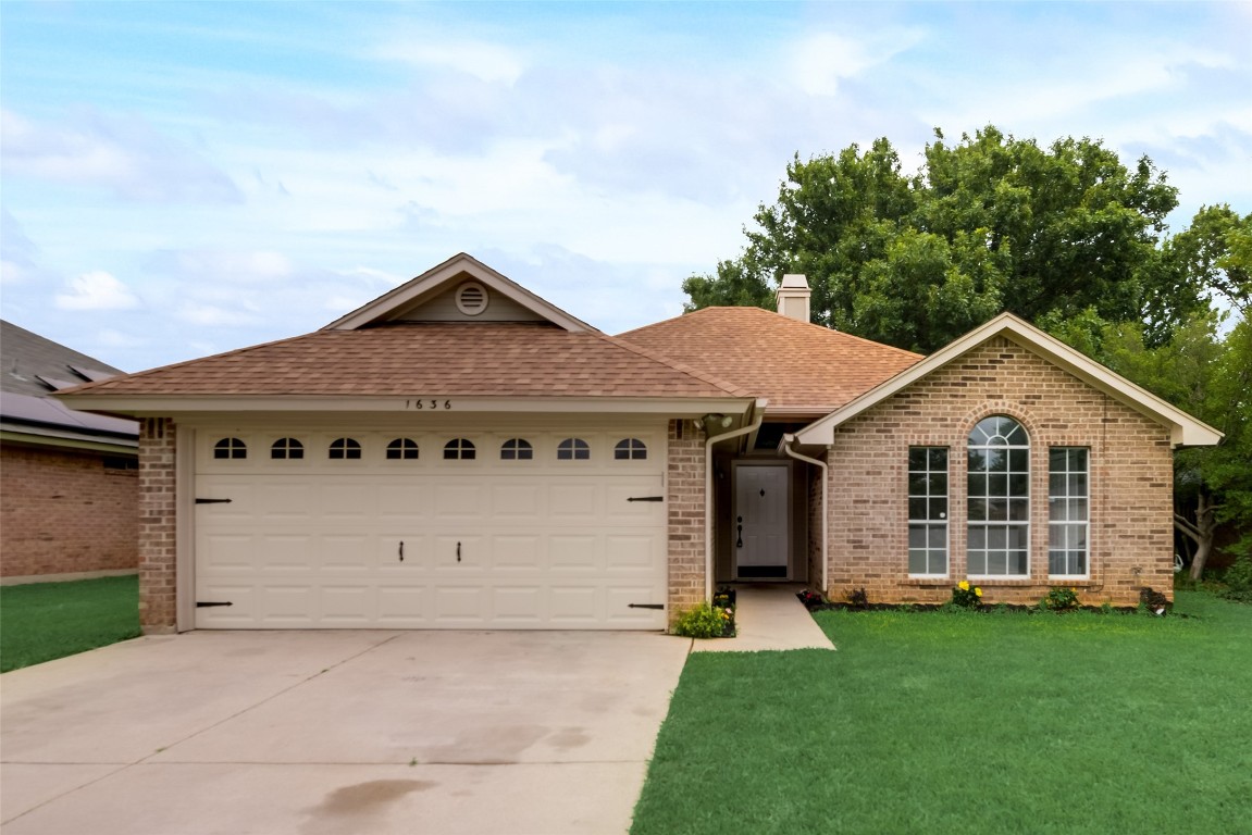 1636 Yorkshire Street Fort Worth TX 76134