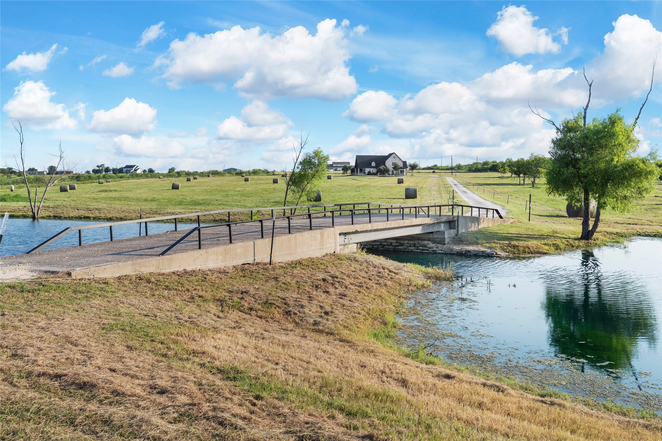 15949 E Us Highway 190 Rogers TX 76569