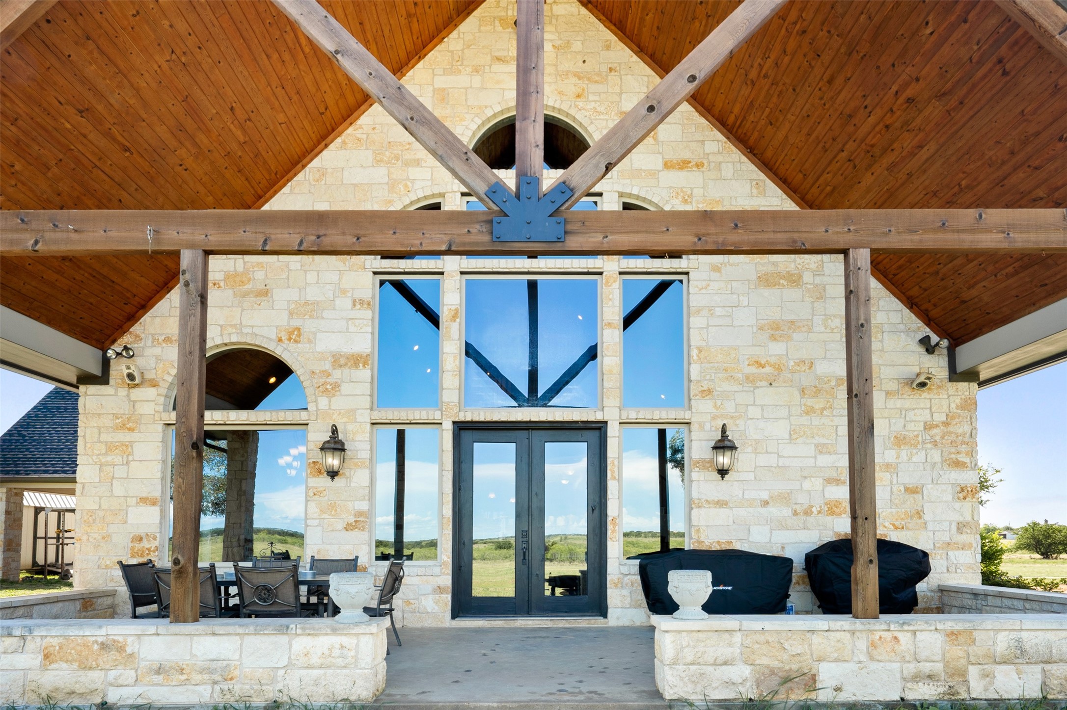 15949 E Us Highway 190 Rogers TX 76569