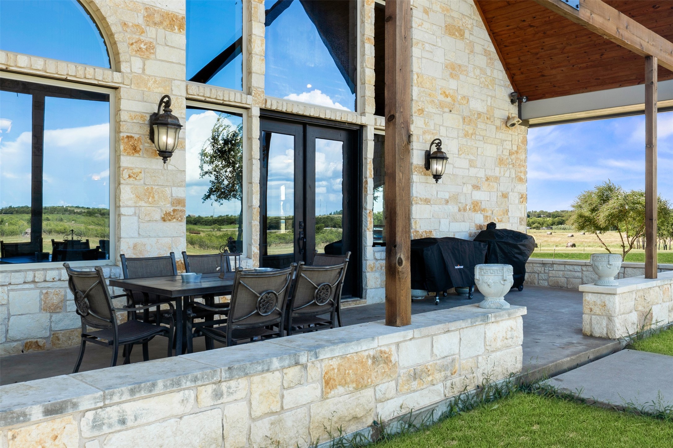 15949 E Us Highway 190 Rogers TX 76569