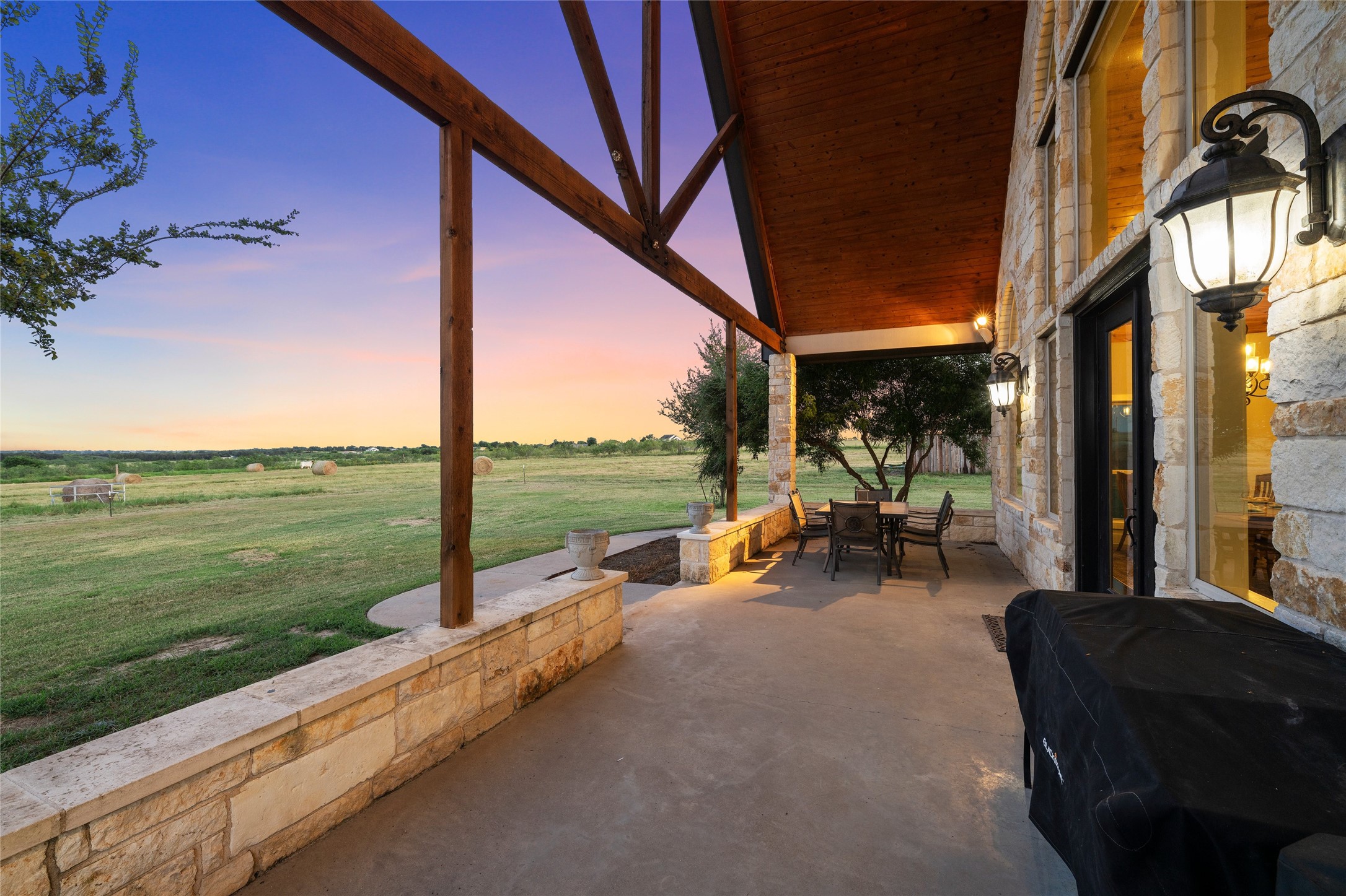 15949 E Us Highway 190 Rogers TX 76569