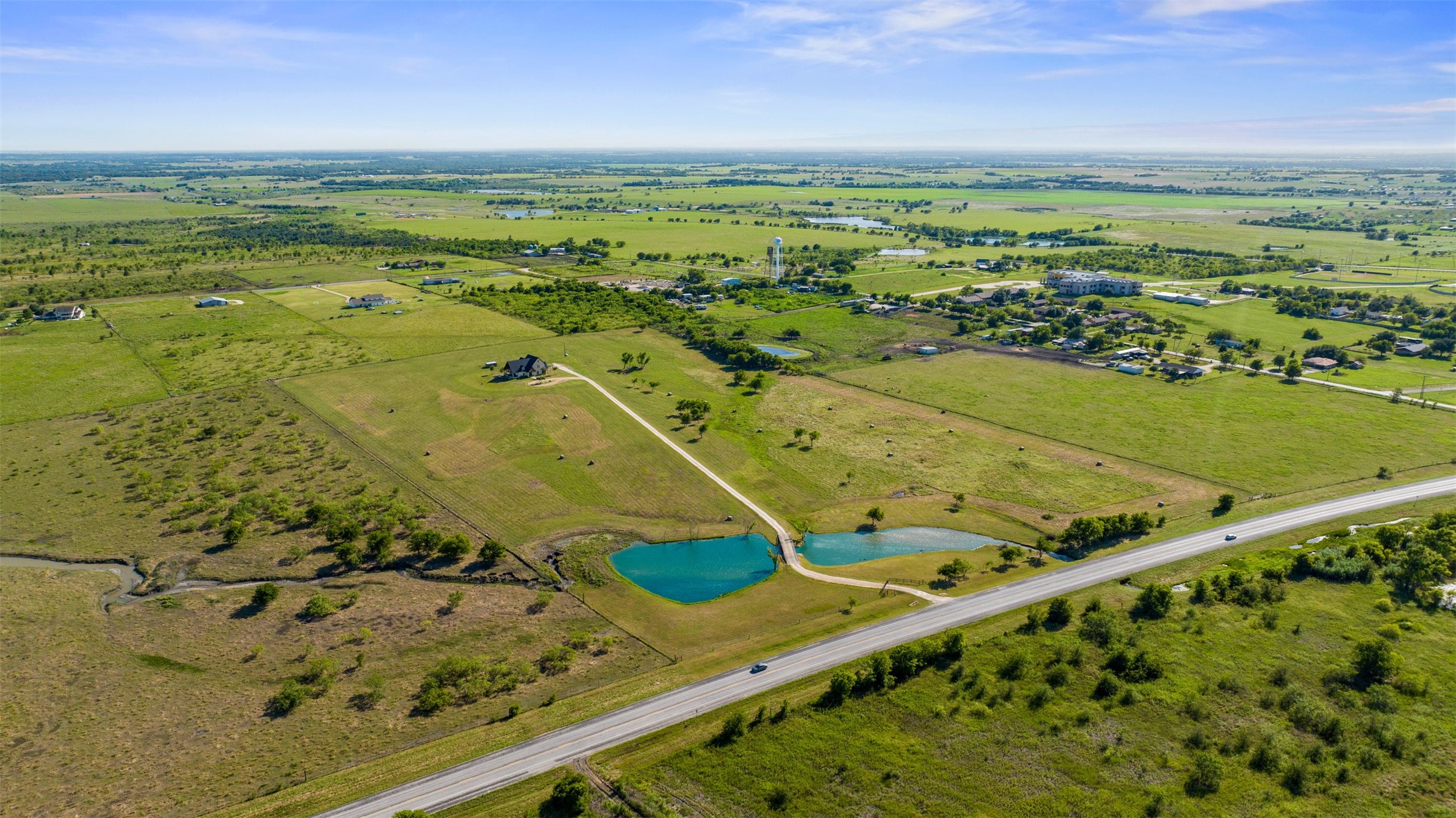 15949 E Us Highway 190 Rogers TX 76569