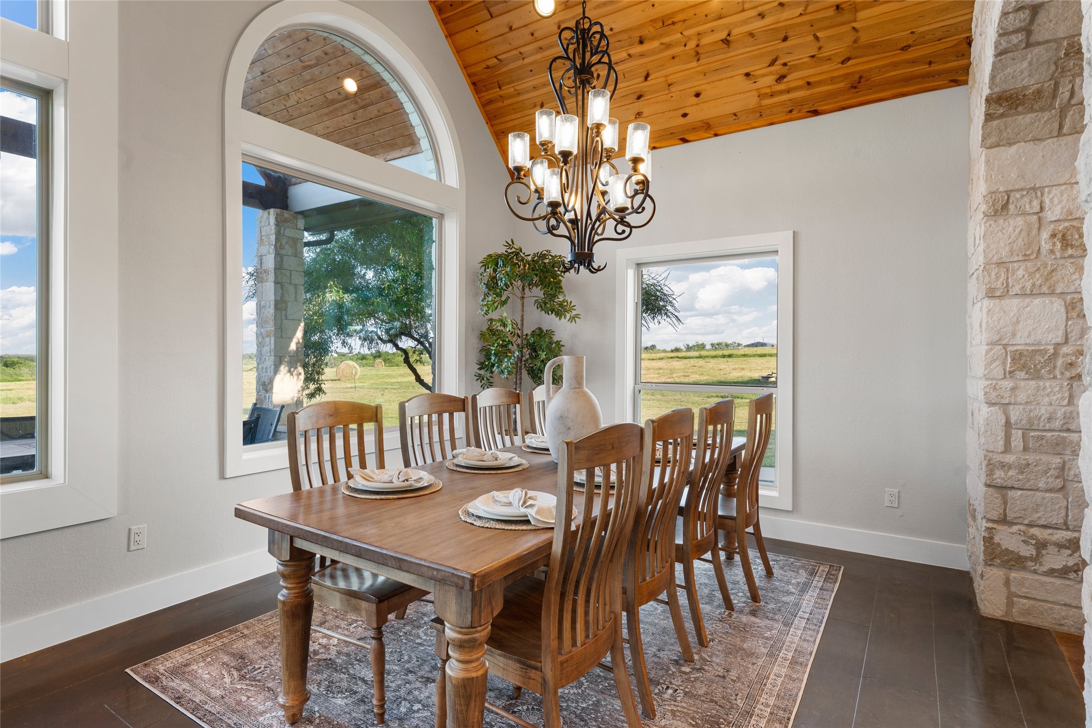 15949 E Us Highway 190 Rogers TX 76569