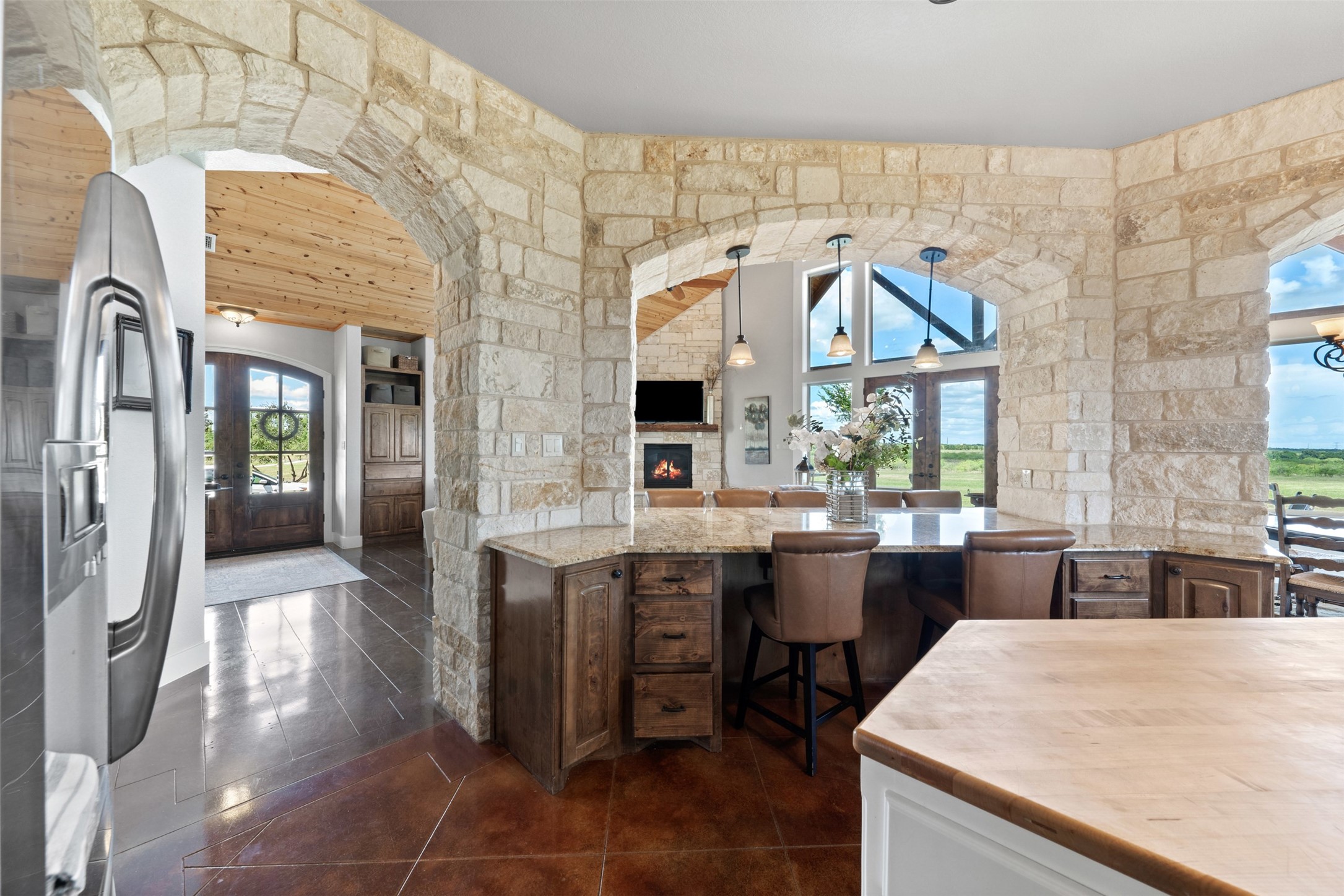 15949 E Us Highway 190 Rogers TX 76569
