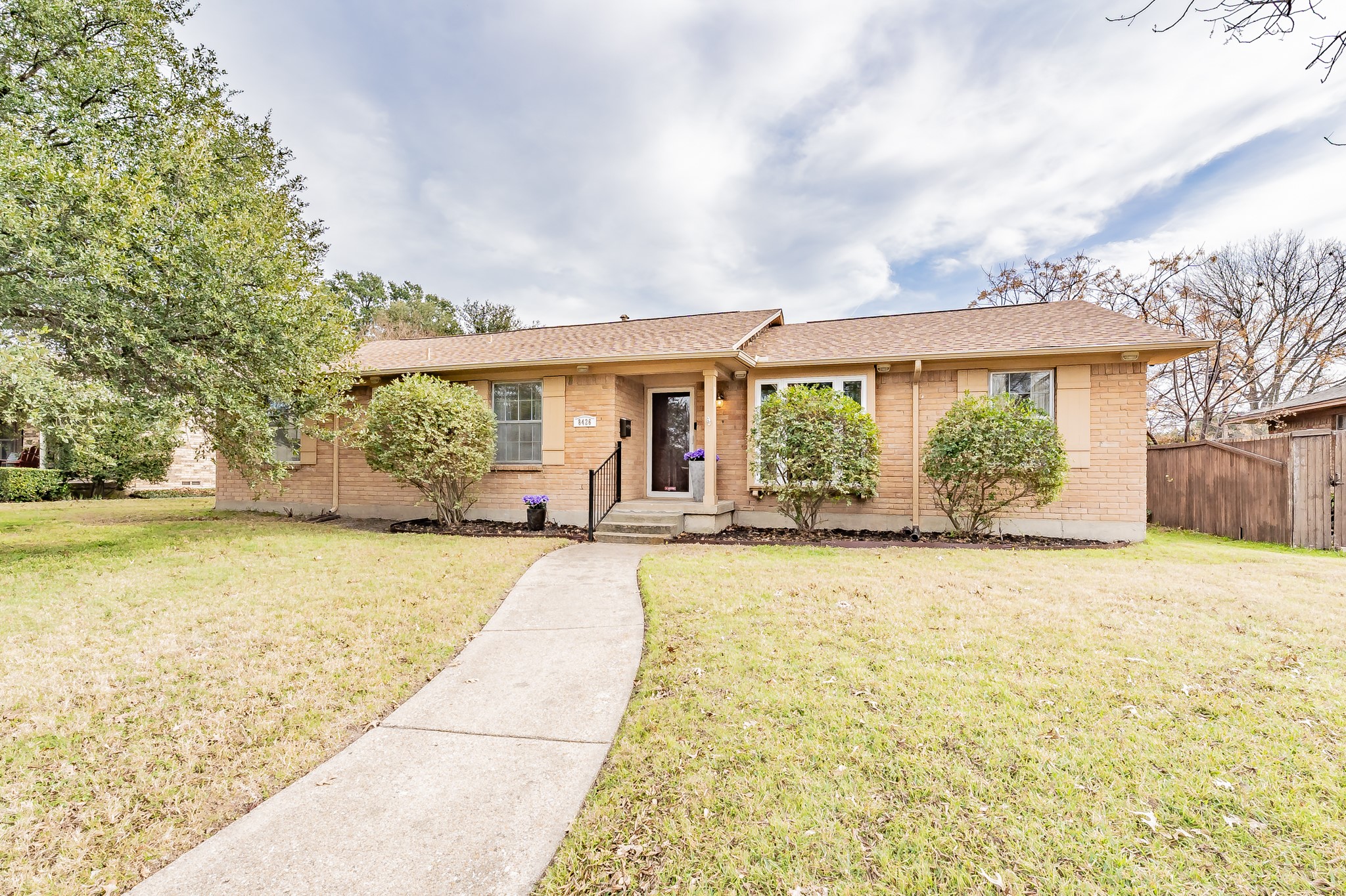 8426 Van Pelt Drive Dallas TX 75228