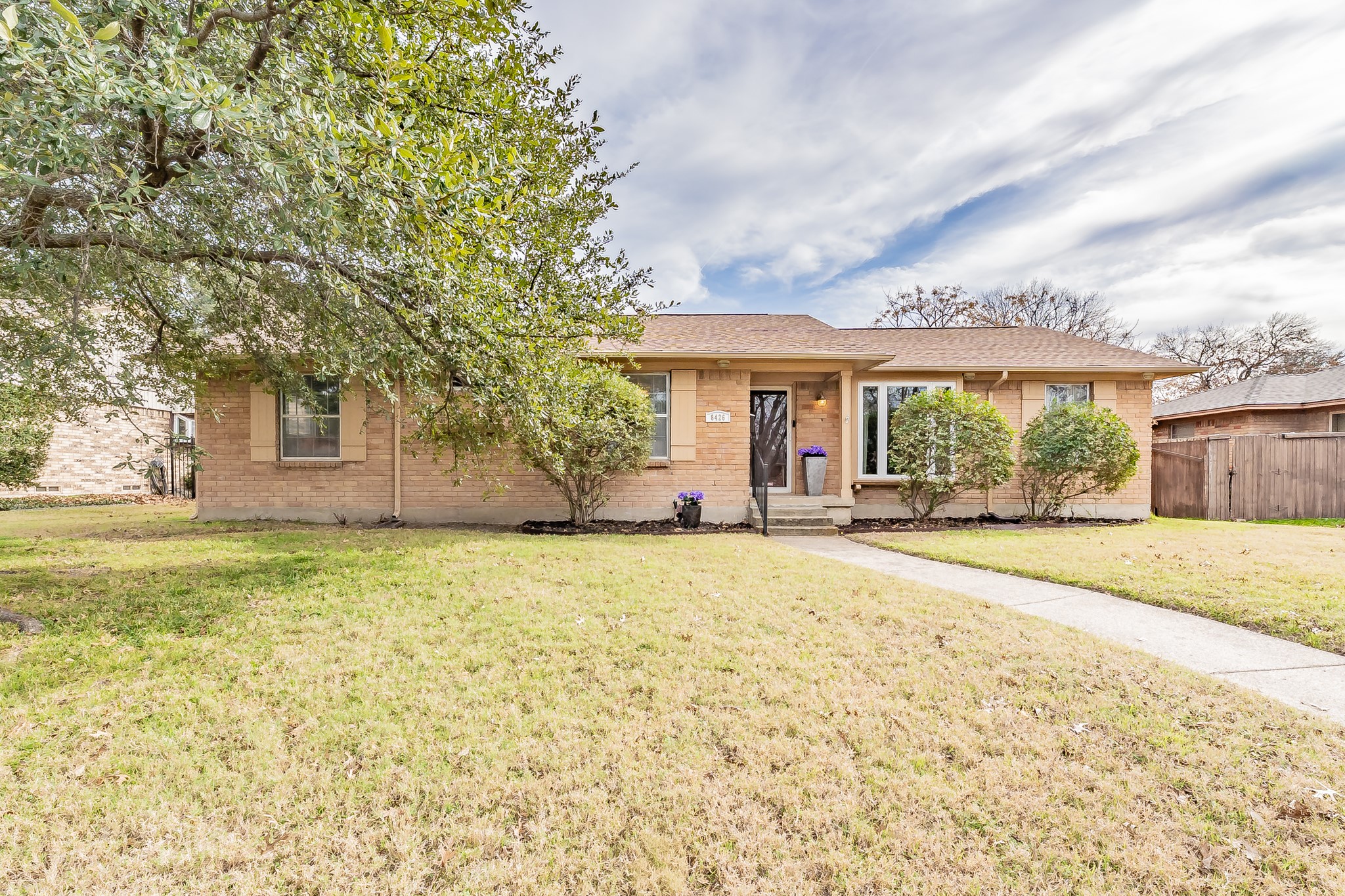 8426 Van Pelt Drive Dallas TX 75228