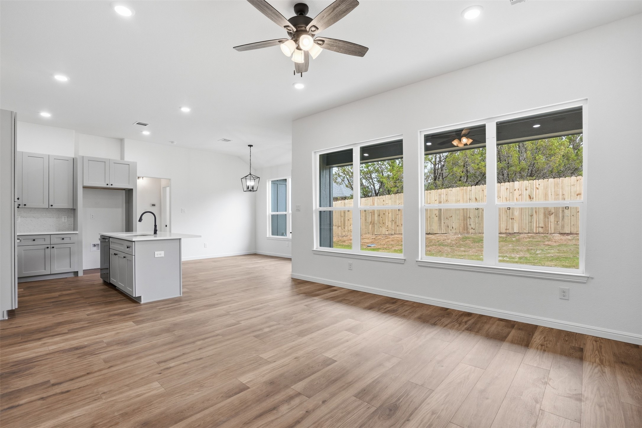 5423 Firewood Trail Granbury TX 76048
