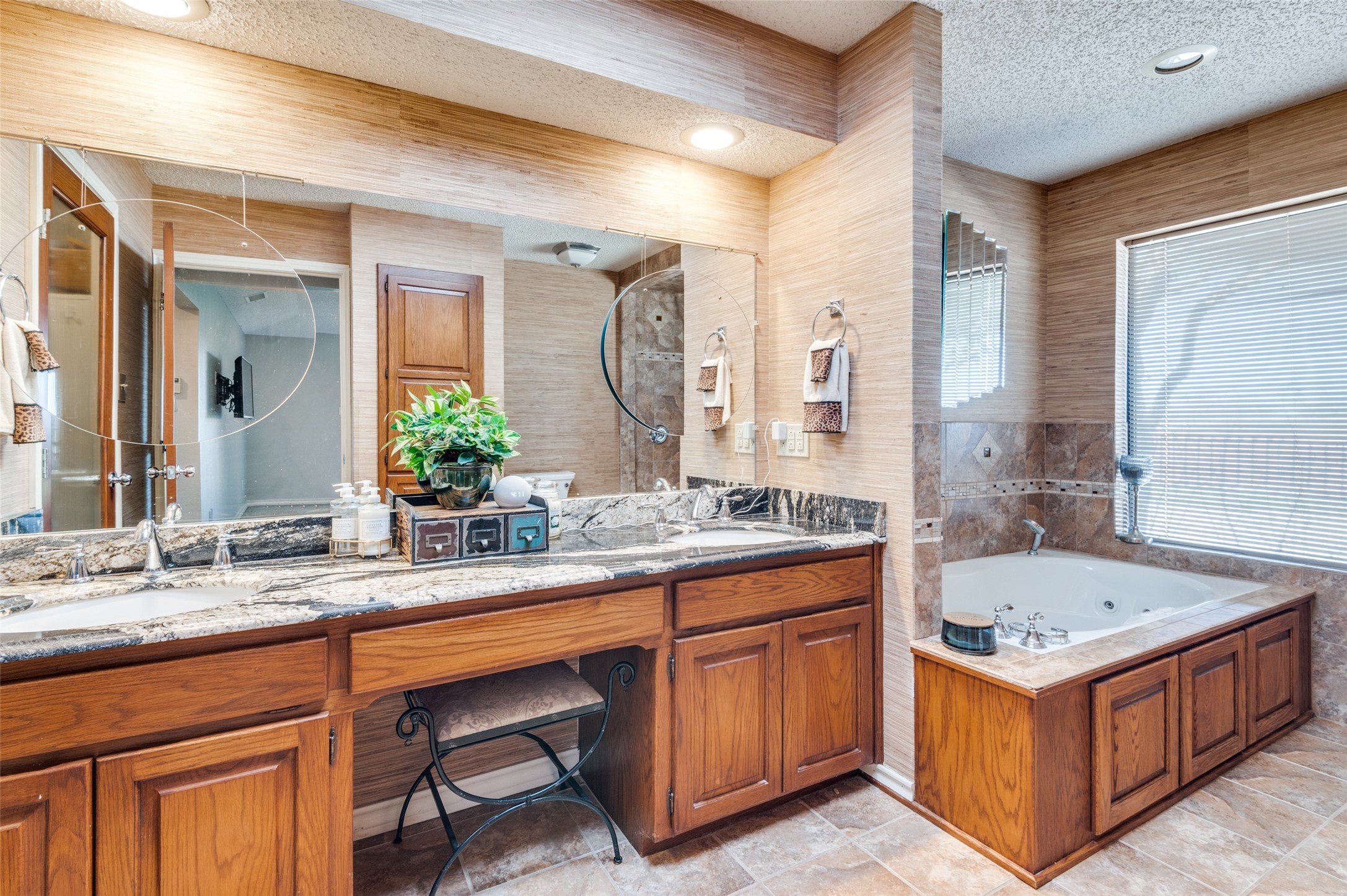 8828 Glen Hollow Drive Fort Worth TX 76179