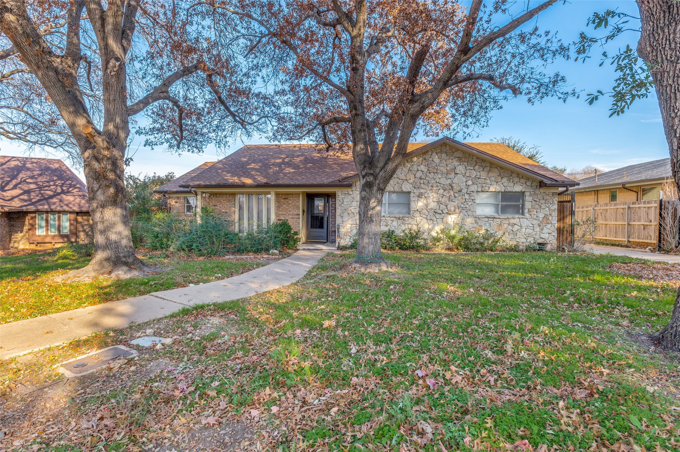 305 Cedar Creek Court Fort Worth TX 76103