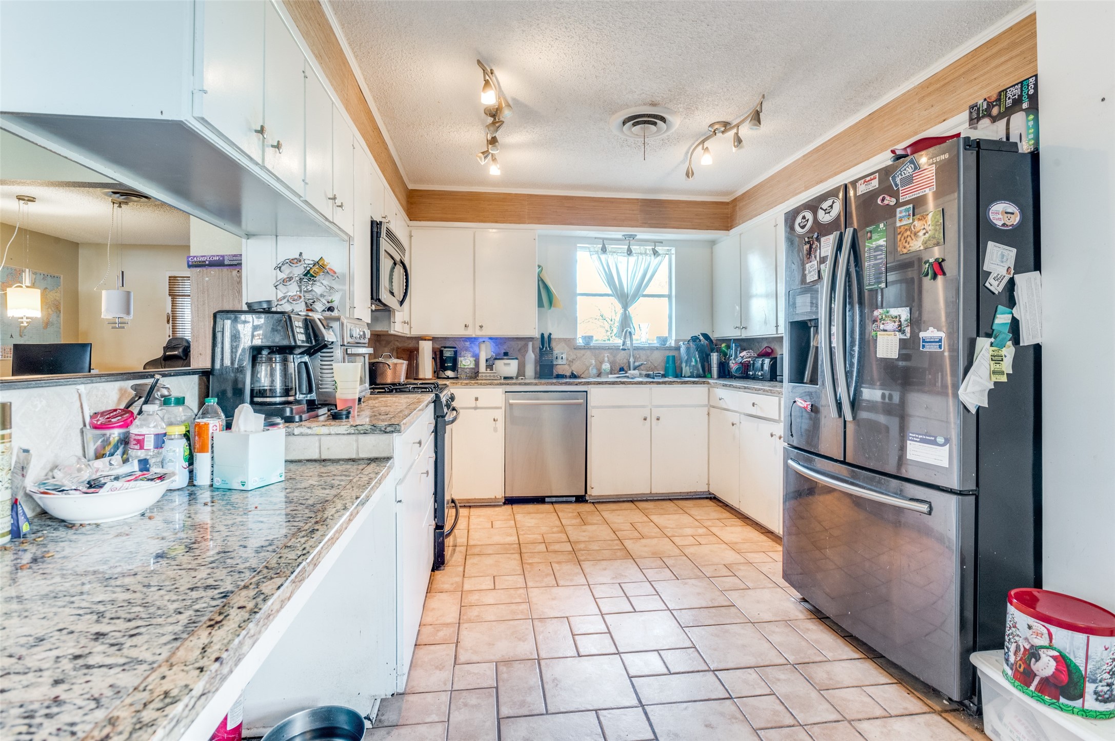 305 Cedar Creek Court Fort Worth TX 76103