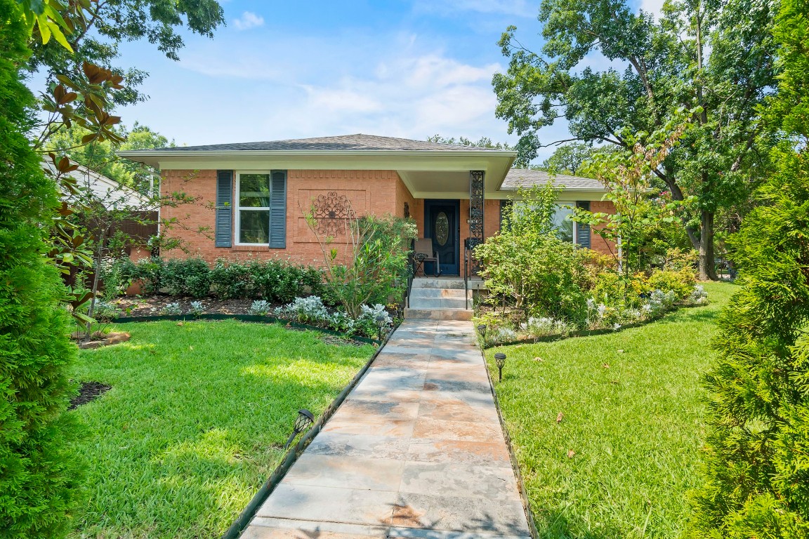 6904 Blessing Drive Dallas TX 75214