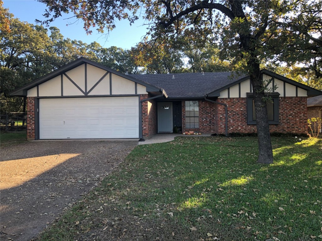 320 Woodard Lane Azle TX 76020