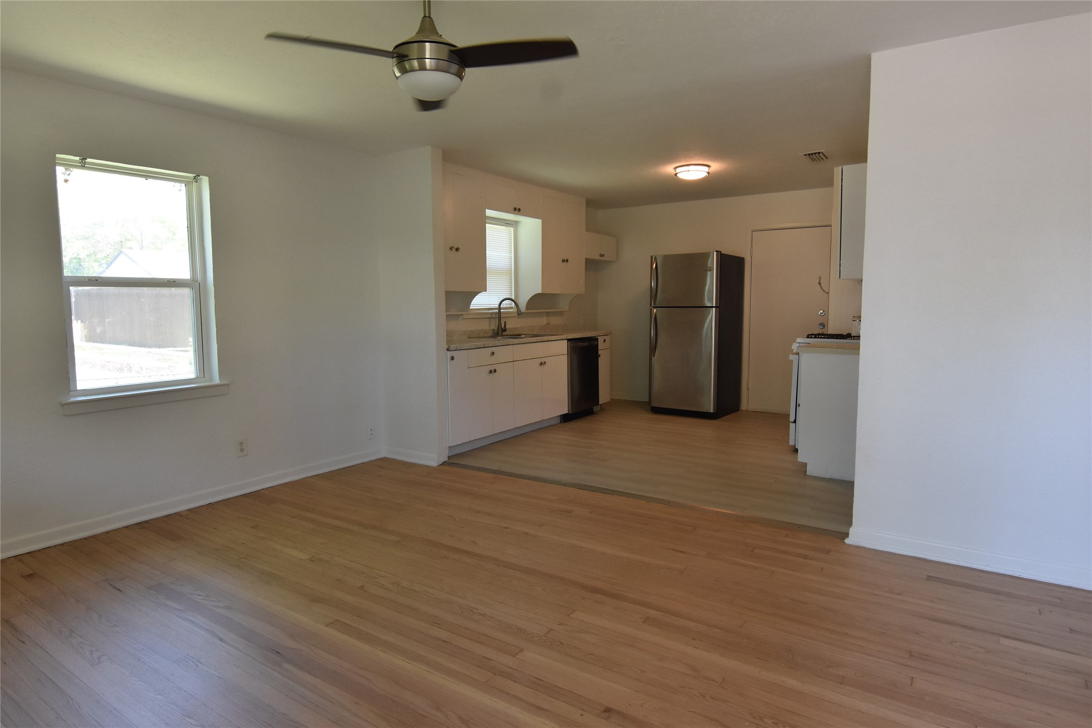1202 Sunnyside Avenue Cockrell Hill TX 75211