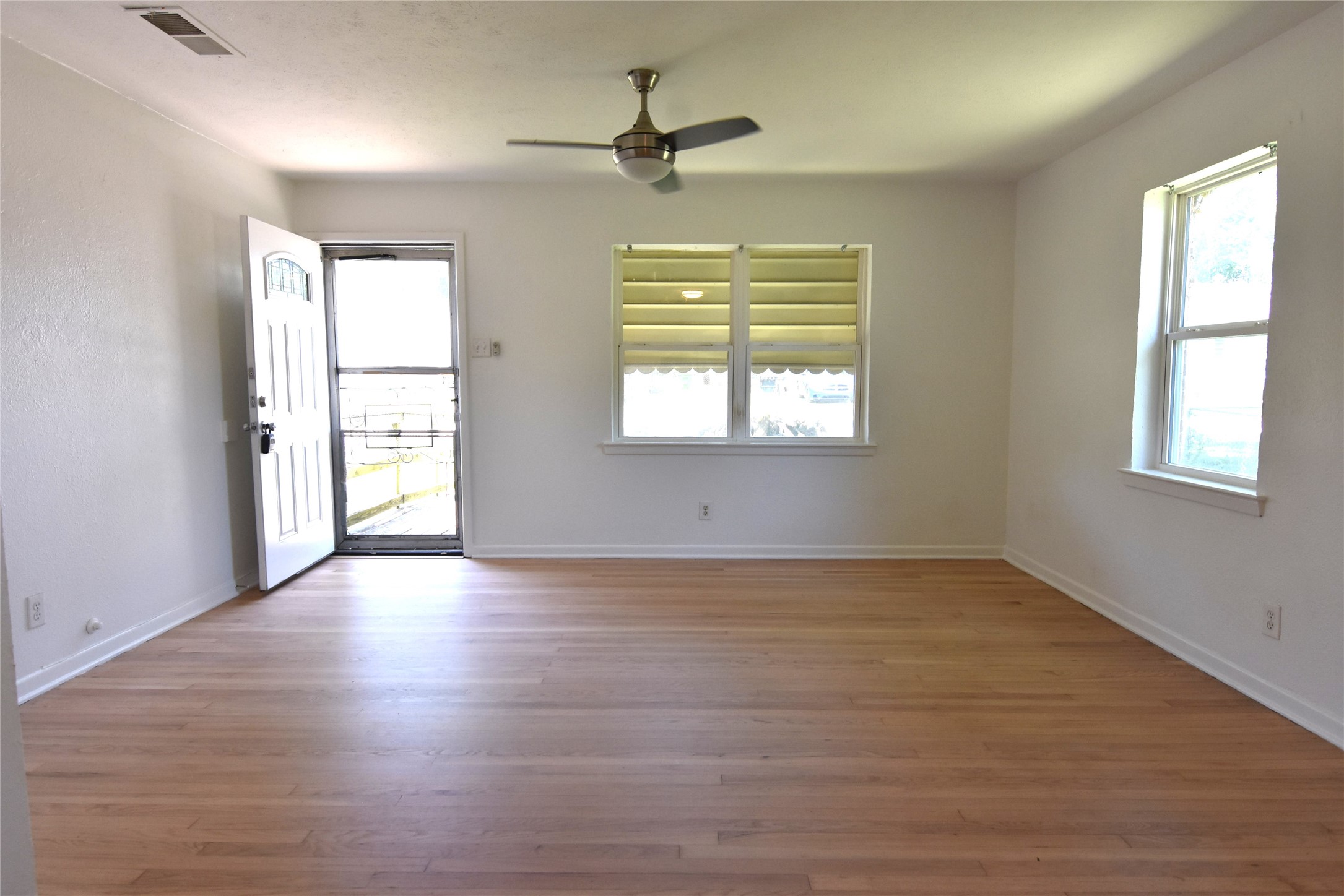 1202 Sunnyside Avenue Cockrell Hill TX 75211