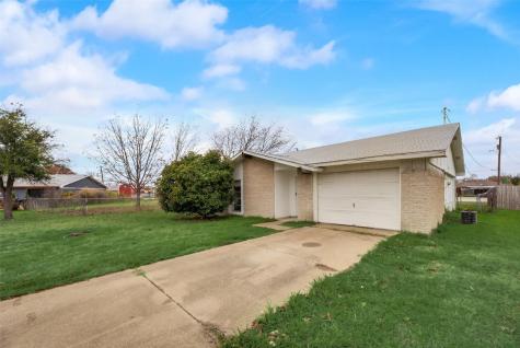 414 N Holiday Drive Grand Prairie TX 75052