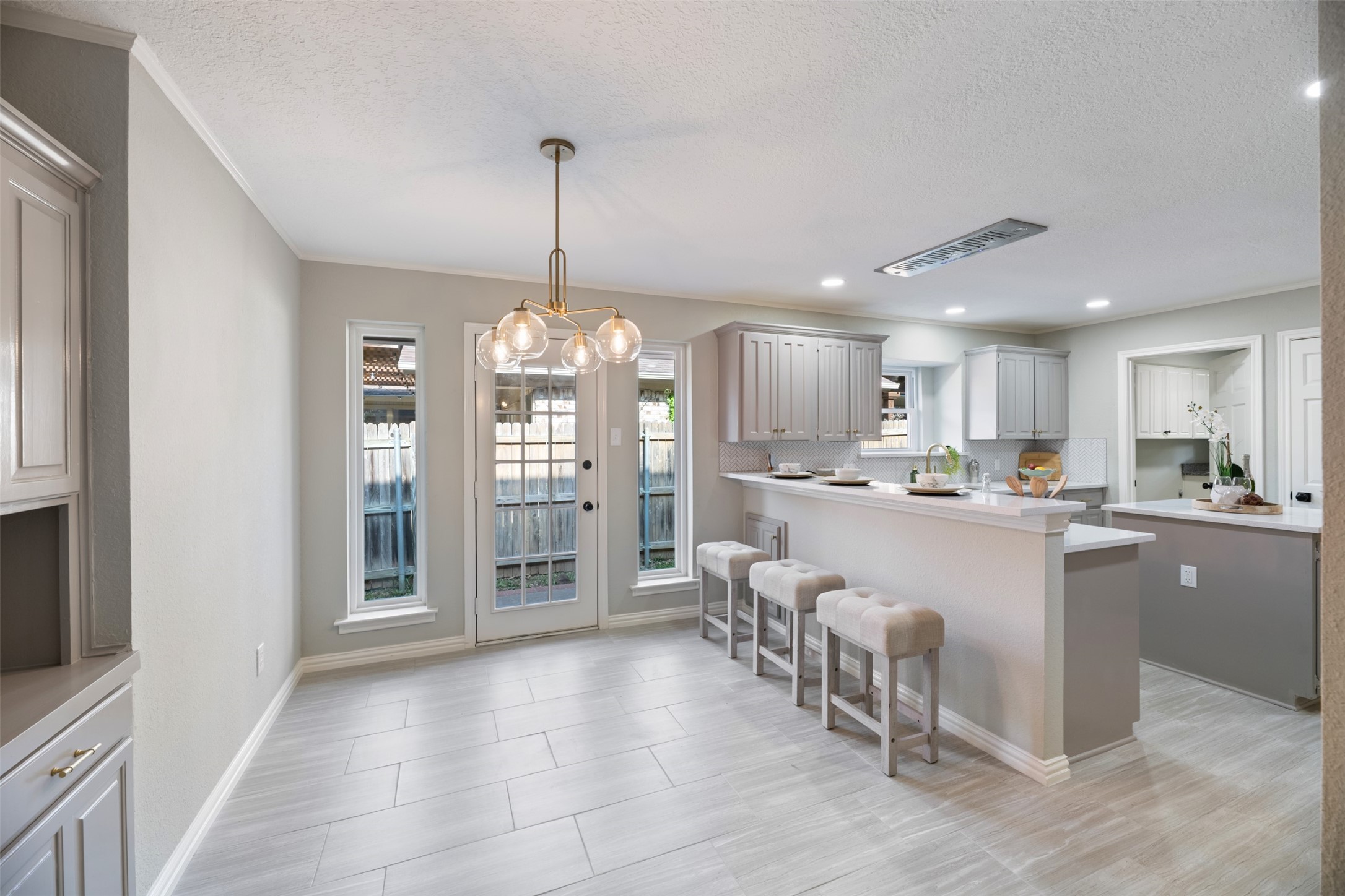 2104 Riverforest Court Arlington TX 76017